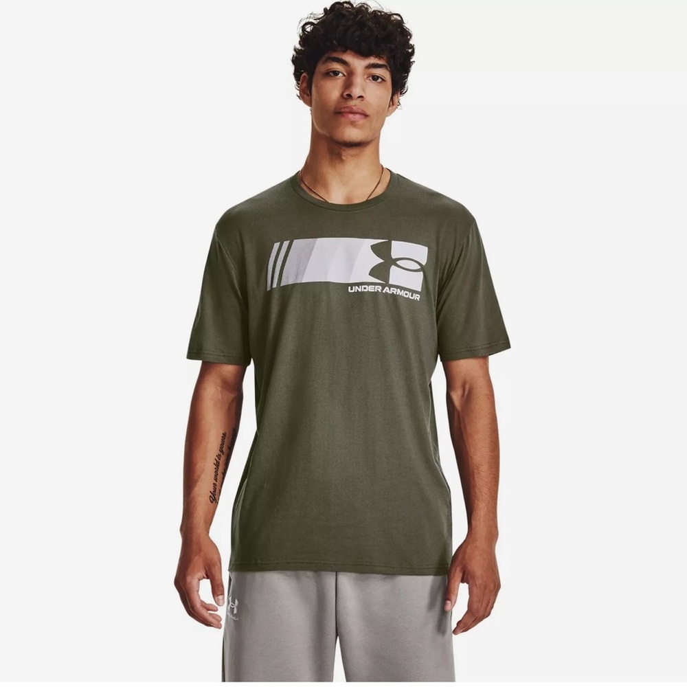 Under Armour Men’s Green Short Sleeve Tee with Logo